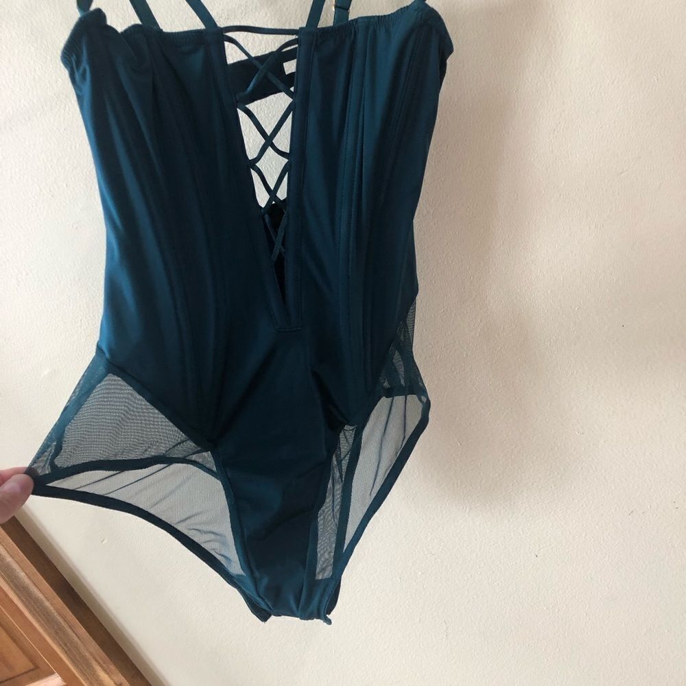 NWOT Victoria’s Secret Lingerie - Picture 4 of 6
